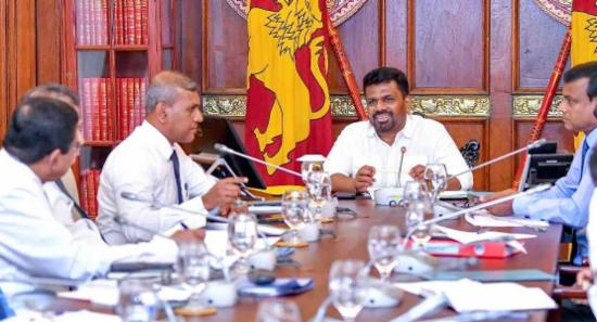 දිට්වා වන්දි ගැන ජනපතිගෙන් නිලධාරීන්ට උපදෙස්...